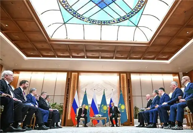 В Астане проходит расширенная встреча Путина и Токаева для обсуждения ключевых вопросов