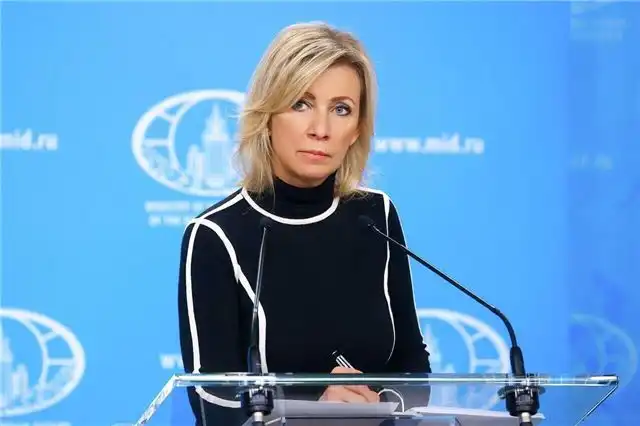 Захарова указала, что Европарламент пристально следит за другими, упуская важные проблемы у себя дома