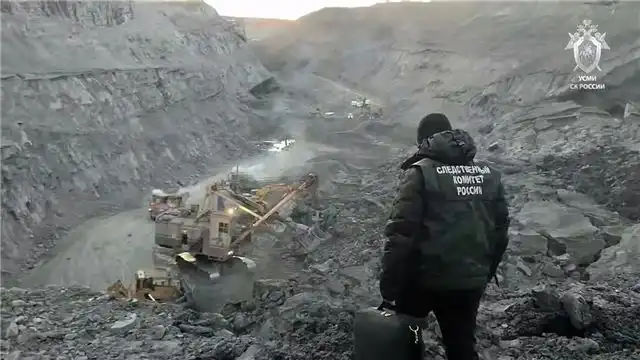 Четверо иностранных рабочих оказались под завалами на угольном разрезе на Колыме