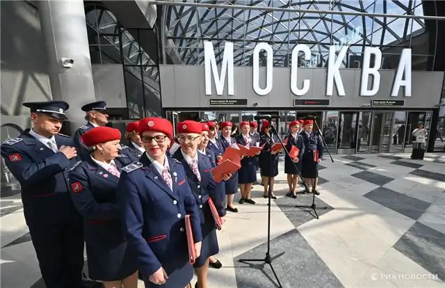 Ленинградский вокзал вновь принял гостей после грандиозной реконструкции при участии Собянина и Белозерова