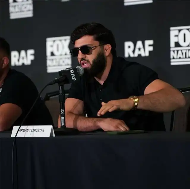 Из-за использования телефона при взлете бойца UFC Царукяна не допустили к рейсу в США