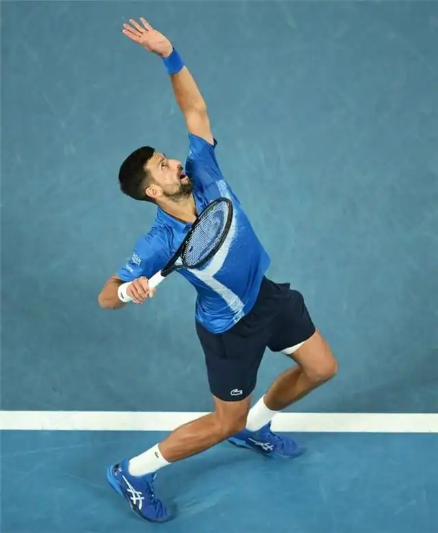 Ракетка, с которой Джокович выиграл финал Australian Open, ушла с молотка за $540 тыс