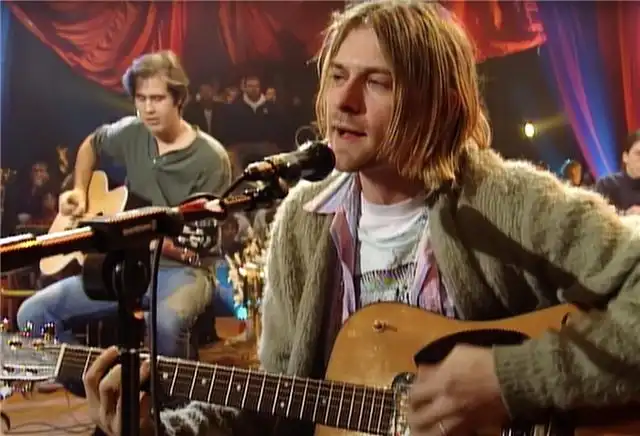 Биографии The Doors и Nirvana в России получат специальную маркировку