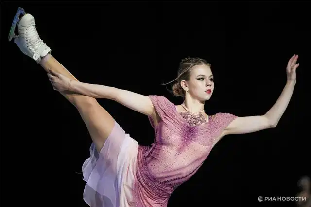 Трусова поражает смелостью и волнует фанатов новым пятёрным прыжком легендарной фигуристки