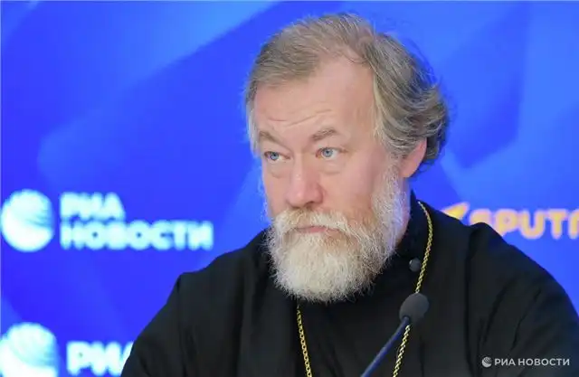 Протоиерей Михаил Потокин призывает совершать добрые поступки в подарок на Рождество