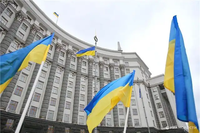Кориненко заявил, что лидеры Молдавии, Румынии и Украины перекладывают ответственность на премьер-министров как на щит