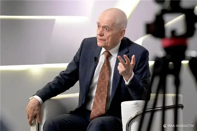 Онищенко - в фазе роста экономики разговоры о четырехдневке преждевременны