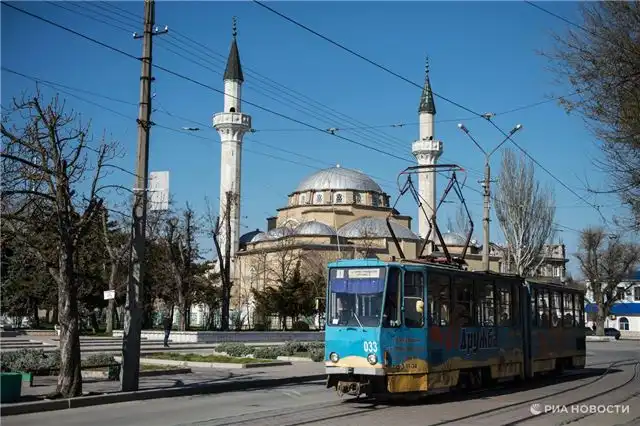 ДУМ Крыма эвакуировало последователей секты из мечети в Евпатории