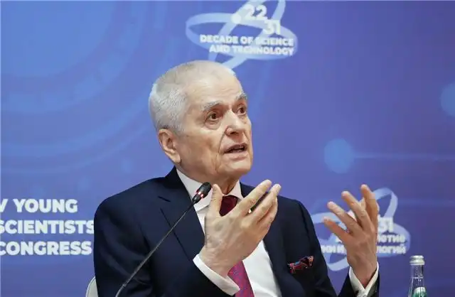 Онищенко настоятельно рекомендовал применять капли в нос только по назначению врача