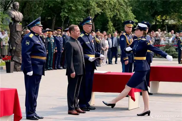 Медведев подчеркнул вклад военного учебного центра СФУ в подготовку кадров для армии России