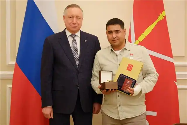 Дворник, спасший мальчика под петербургским окном, отмечен знаком отличия