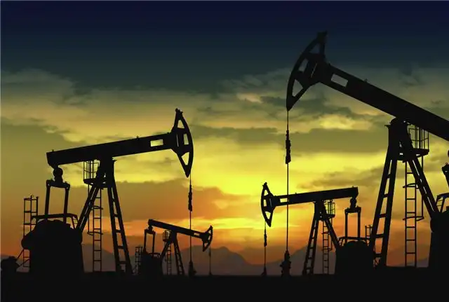 FT - Судоходные компании перекачивают поставки топлива на автотранспорт на фоне кризиса в Ормузском проливе