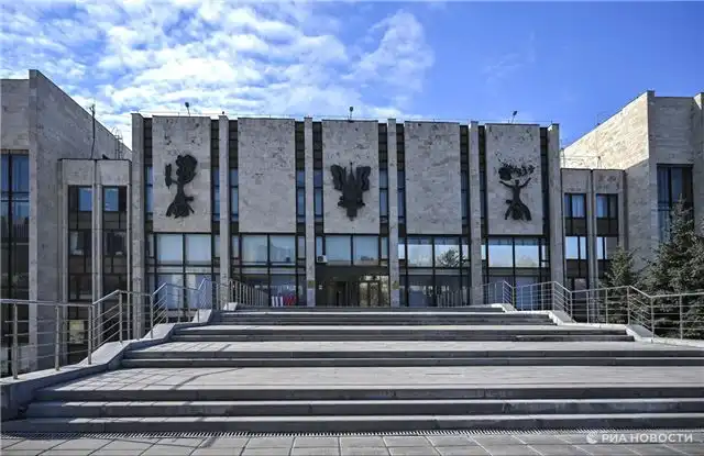 МГИМО — лидер по зарплатам выпускников юридических факультетов по данным SuperJob