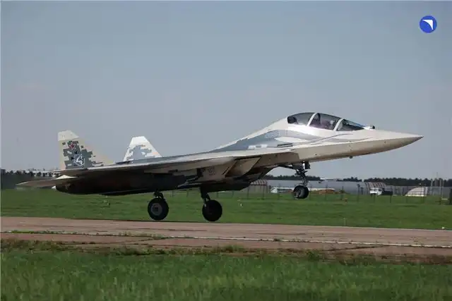 Долгожданный дебют - чем удивил двухместный Су-57