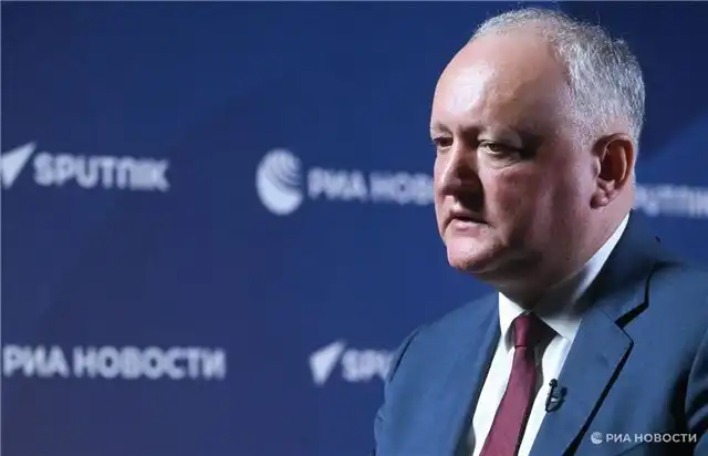 Додон - присутствие Санду на встрече коалиции сторонников вмешательства ставит под угрозу нейтралитет Молдавии