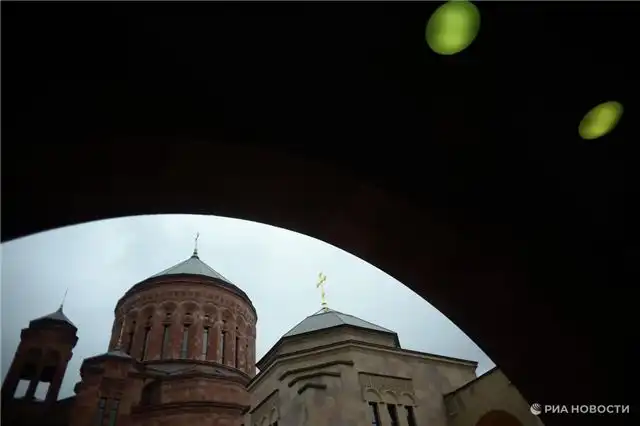 В армянской диаспоре воспринимают атаки на церковь как опасность для всего народа
